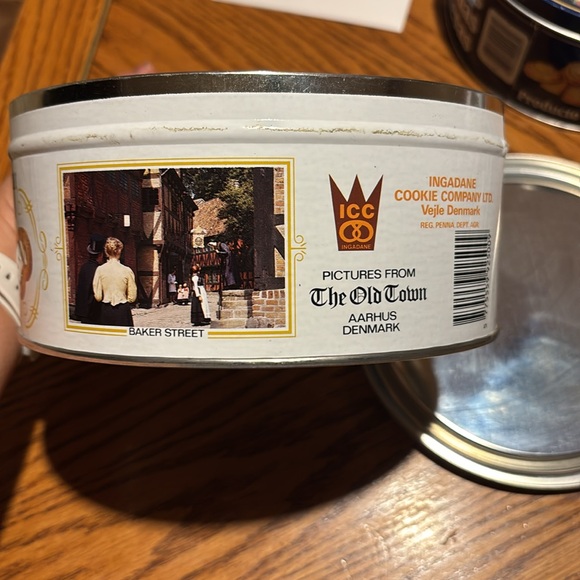 Vintage The Old Town tin - Picture 3 of 3